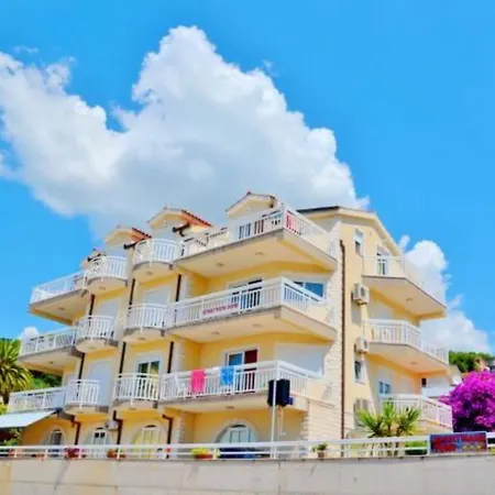 Tomi - With Balcony 10